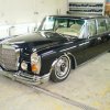 Oldtimer plavi Mercedes